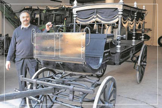 Historischer Bestattungswagen: Bestatter Karl Brändle. Bestattungen in Kusterdingen, Pliezhausen, Walddorfhäslach, Altenriet